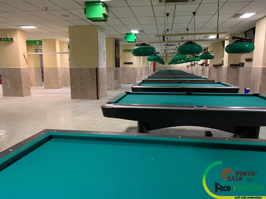 Immagine 3 di Magazzino in vendita  in Via Notarbartolo 2H a Palermo