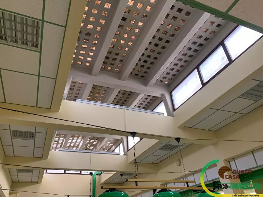 Immagine 7 di Magazzino in vendita  in Via Notarbartolo 2H a Palermo