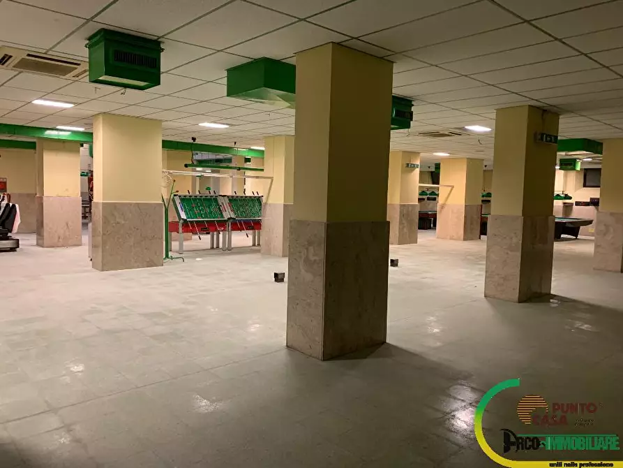 Immagine 6 di Magazzino in vendita  in Via Notarbartolo 2H a Palermo
