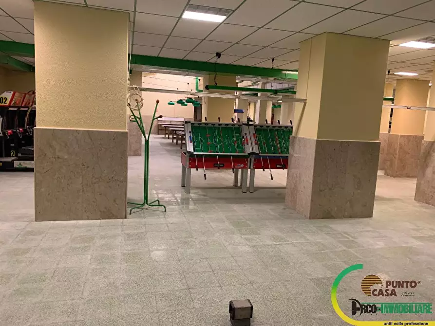 Immagine 4 di Magazzino in vendita  in Via Notarbartolo 2H a Palermo