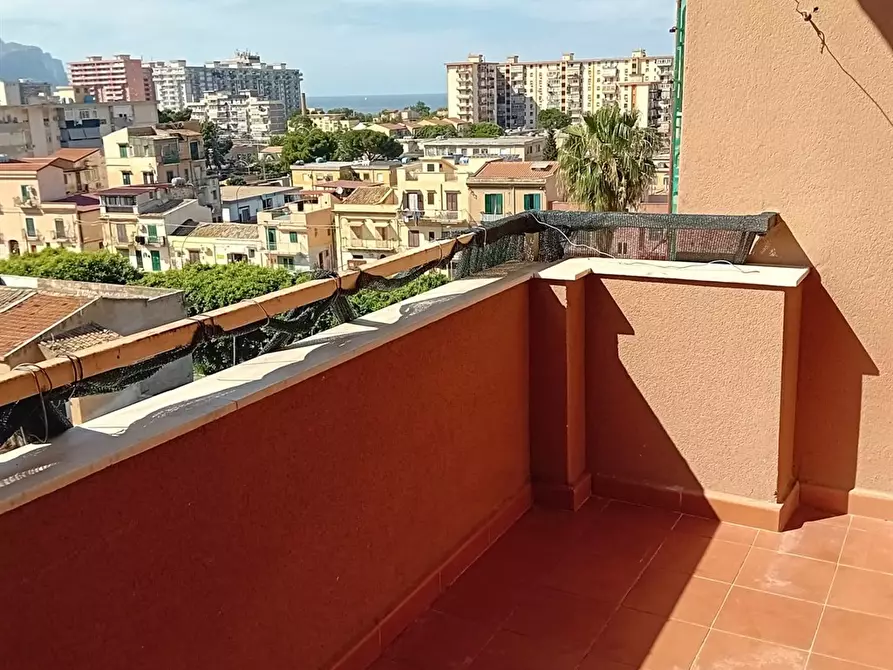 Immagine 3 di Appartamento in vendita  in Largo dei mille a Palermo