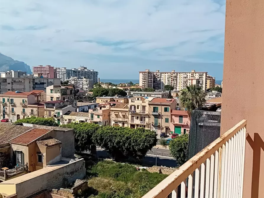 Immagine 2 di Appartamento in vendita  in Largo dei mille a Palermo
