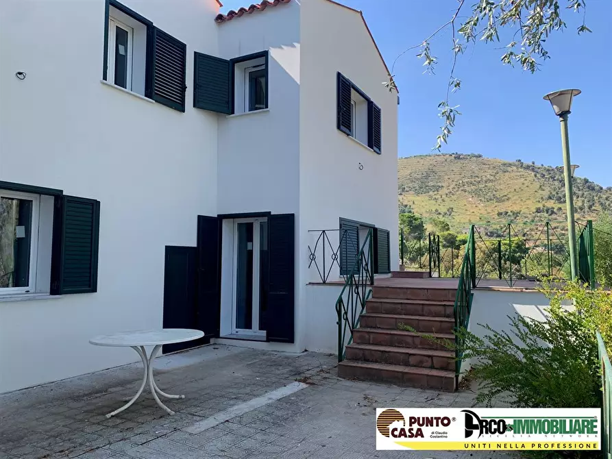 Immagine 6 di Villa in vendita  in Via Roccazzo a Cefalù