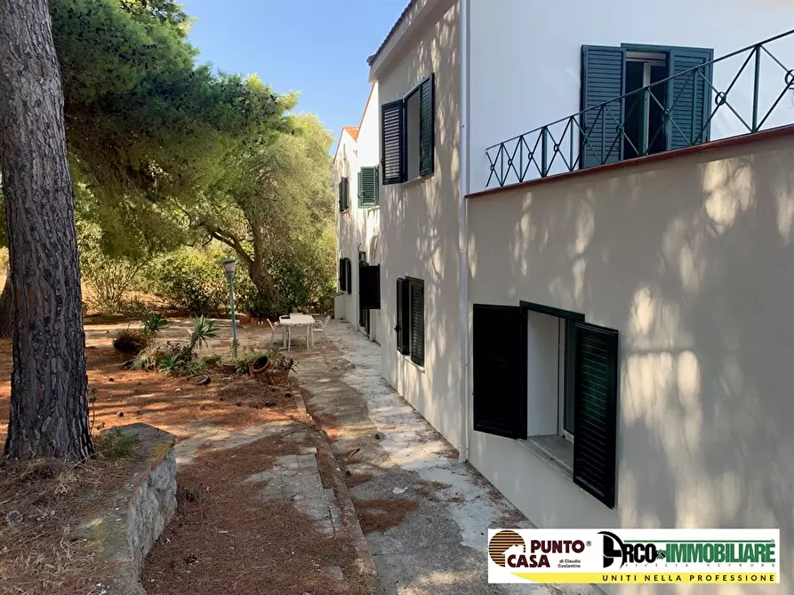 Immagine 3 di Villa in vendita  in Via Roccazzo a Cefalù