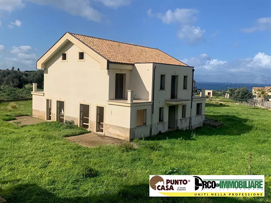 Immagine 7 di Casa bifamiliare in vendita  in Via Seneca a Terrasini