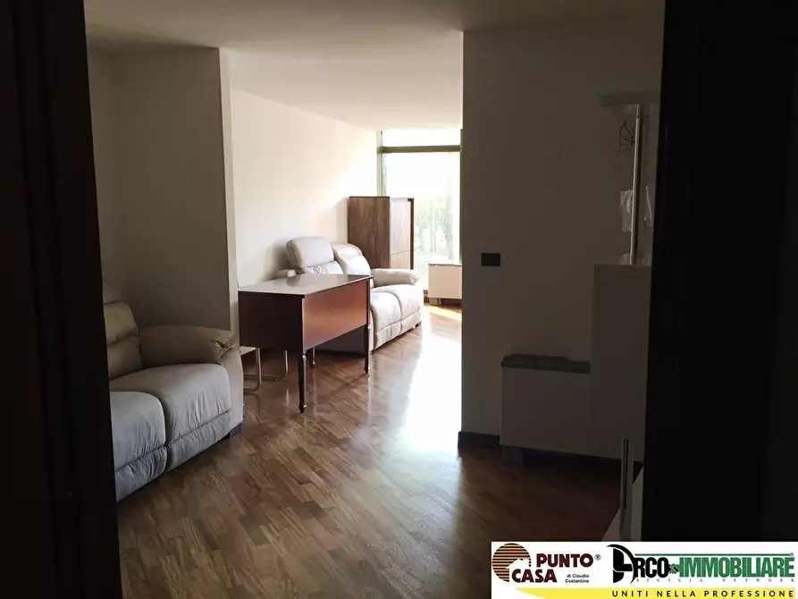 Immagine 2 di Appartamento in affitto  in Piazza Castelnuovo a Palermo