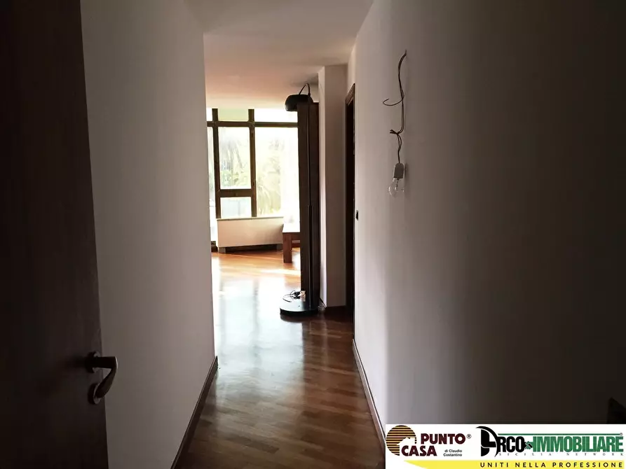 Immagine 1 di Appartamento in affitto  in Piazza Castelnuovo a Palermo