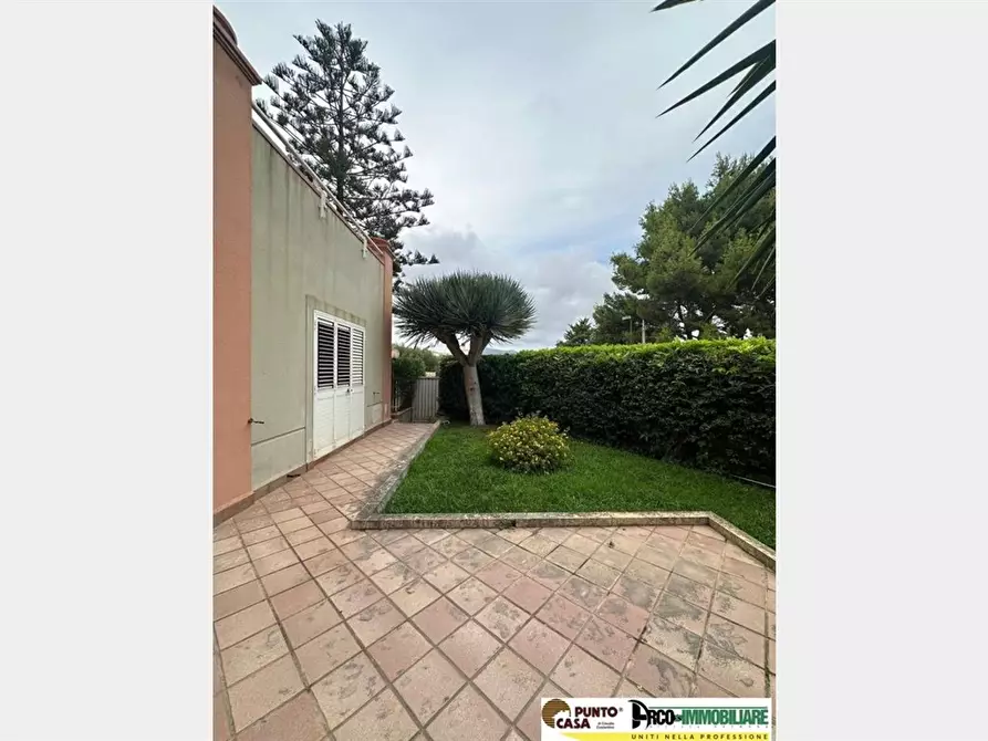 Immagine 3 di Villa in vendita  in Via Umberto Maddalena a Palermo