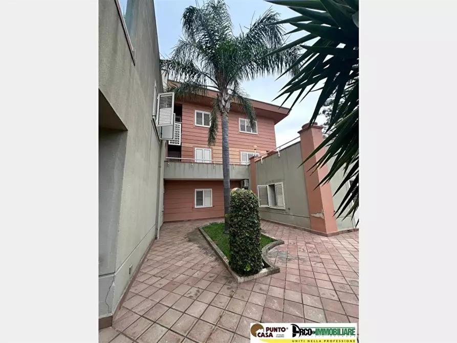 Immagine 2 di Villa in vendita  in Via Umberto Maddalena a Palermo