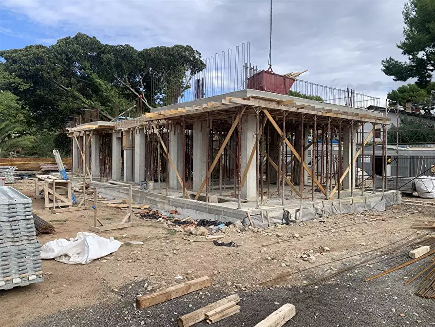 Immagine 1 di Villa in vendita  in Mondello Valdesi a Palermo