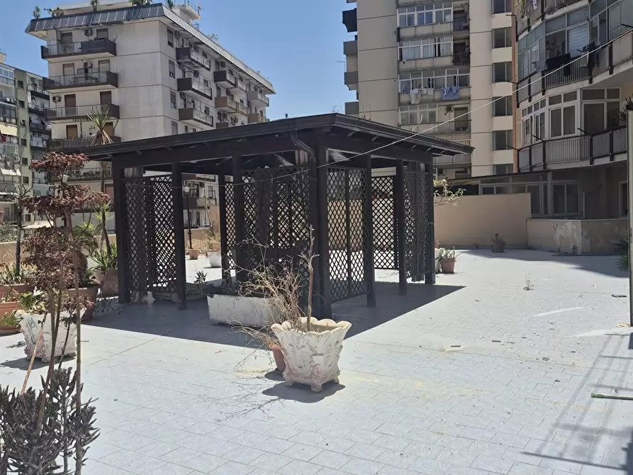 Immagine 1 di Appartamento in vendita  in Via Camillo Camillani a Palermo