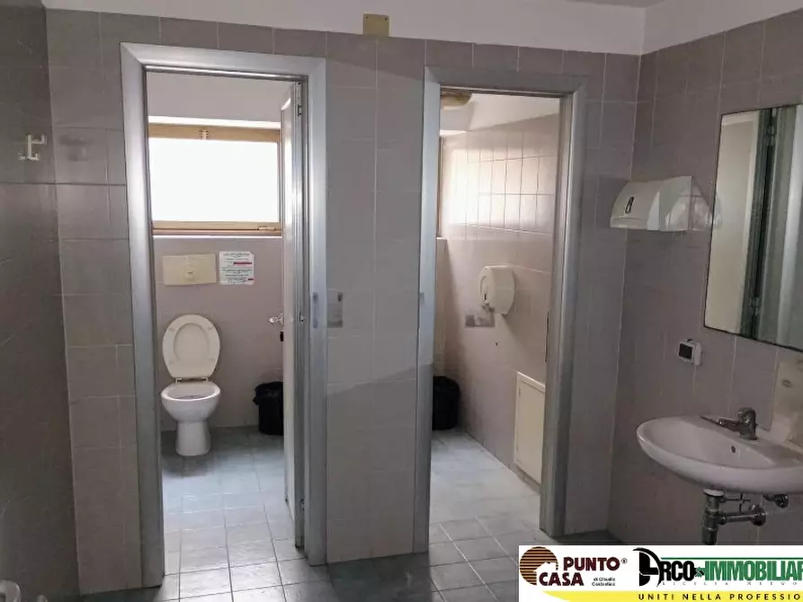 Immagine 1 di Ufficio in affitto  in Via Mariano Stabile a Palermo