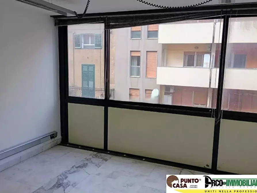 Immagine 1 di Ufficio in affitto  in Via Mariano Stabile a Palermo