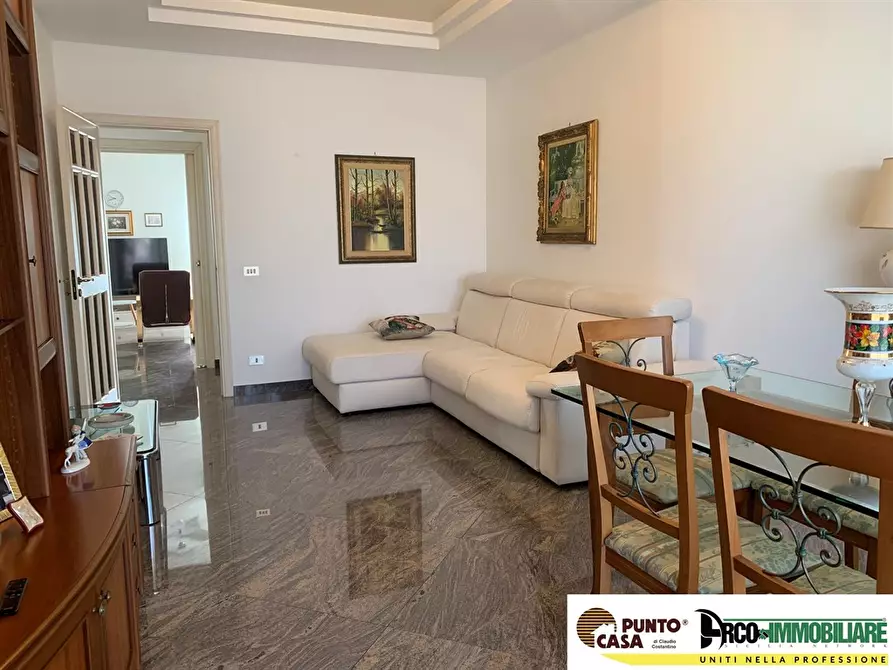 Immagine 2 di Appartamento in vendita  in Via Armando Diaz 64 a Palermo