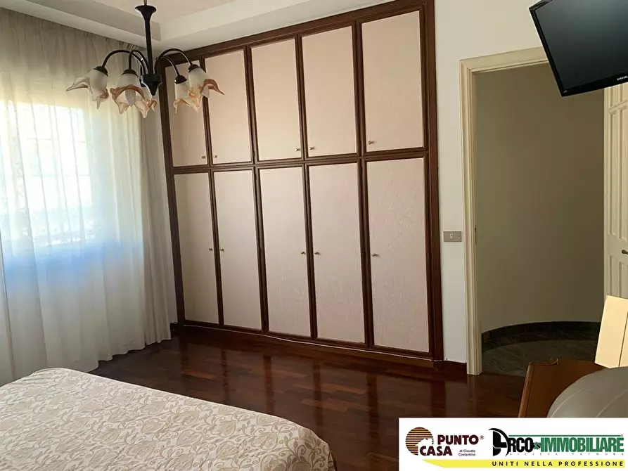 Immagine 9 di Appartamento in vendita  in Via Armando Diaz 64 a Palermo