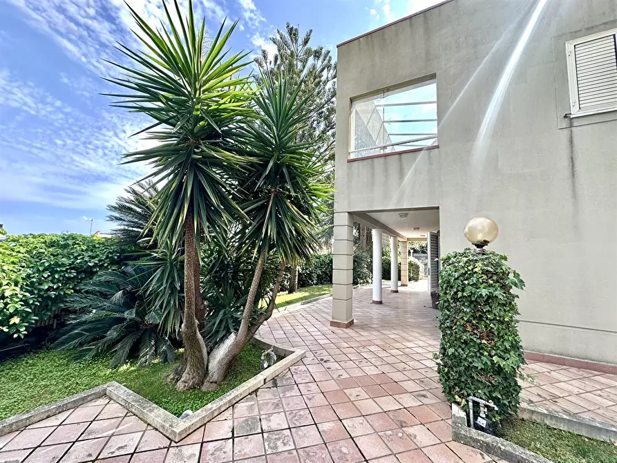 Immagine 2 di Villa in vendita  in via poggio ridente a Palermo