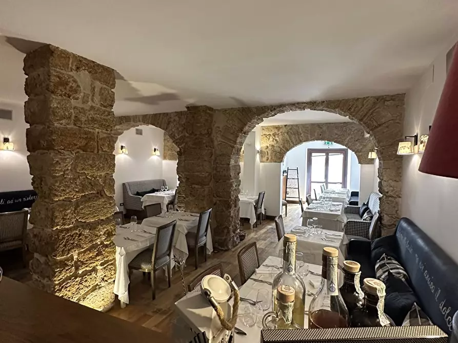 Immagine 5 di Locale commerciale in vendita  in via dello spasimo a Palermo