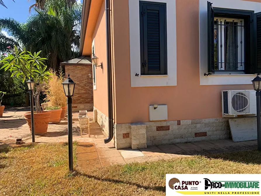 Immagine 1 di Villa in vendita  in Via Piani 7 11 a Trabia