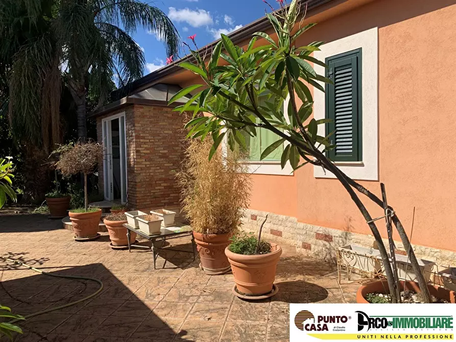 Immagine 2 di Villa in vendita  in Via Piani 7 11 a Trabia