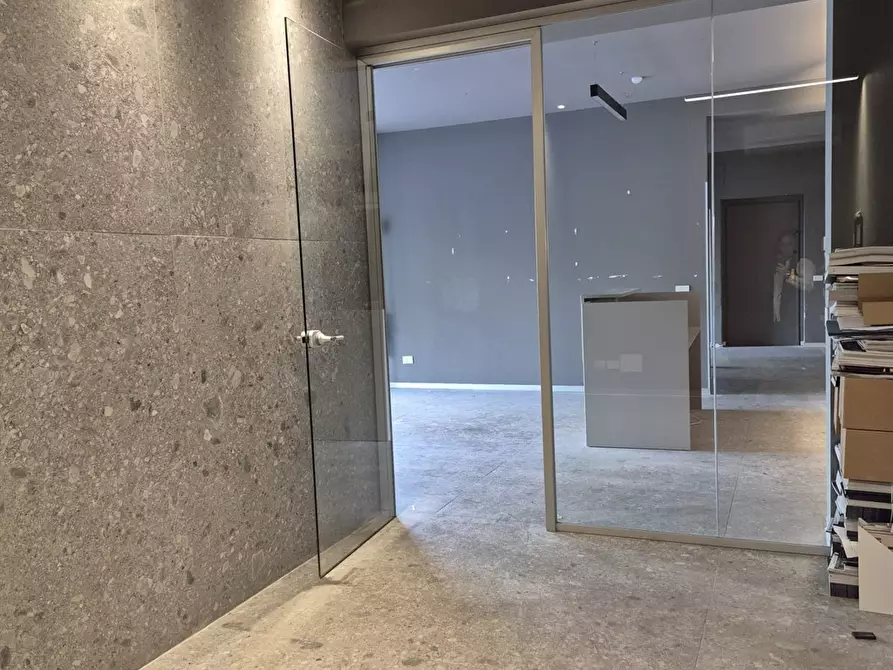 Immagine 8 di Ufficio in affitto  in Via Giuseppe Sciuti a Palermo