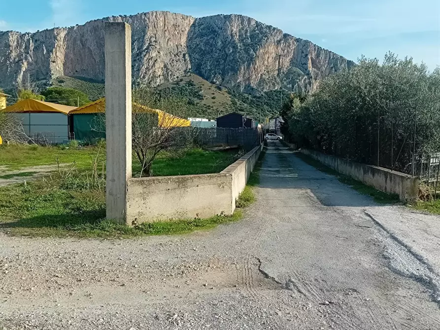 Immagine 5 di Magazzino in vendita  a Carini