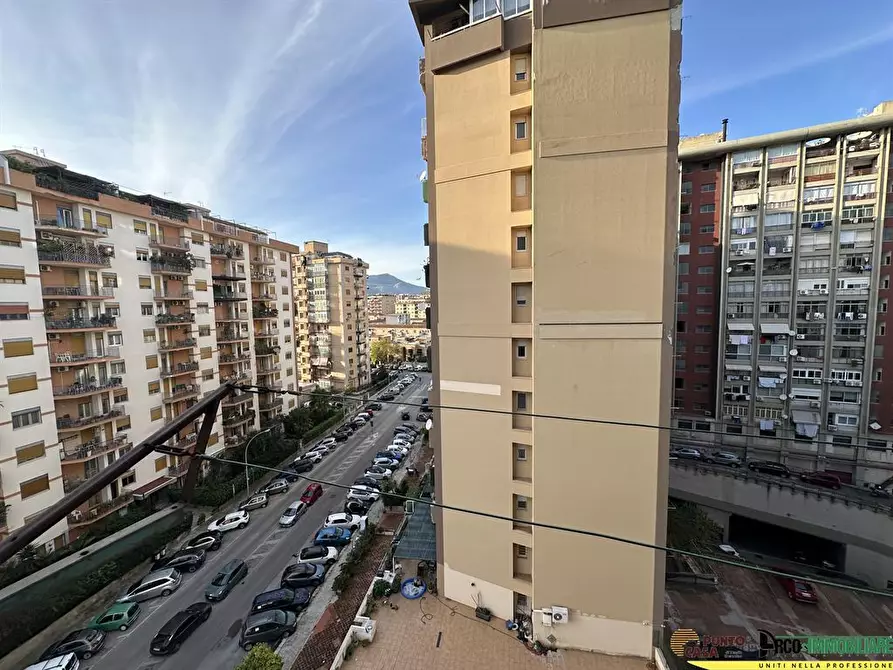 Immagine 5 di Appartamento in vendita  in via mariano d'amelio a Palermo