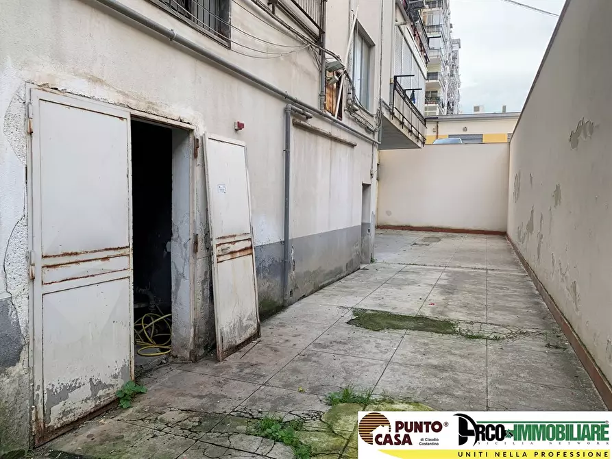 Immagine 5 di Magazzino in vendita  in Via Principe di Palagonia 14/G a Palermo
