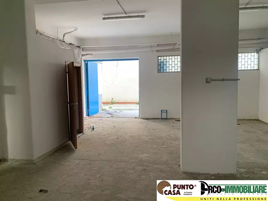 Immagine 8 di Magazzino in vendita  in Via Principe di Palagonia 14/G a Palermo