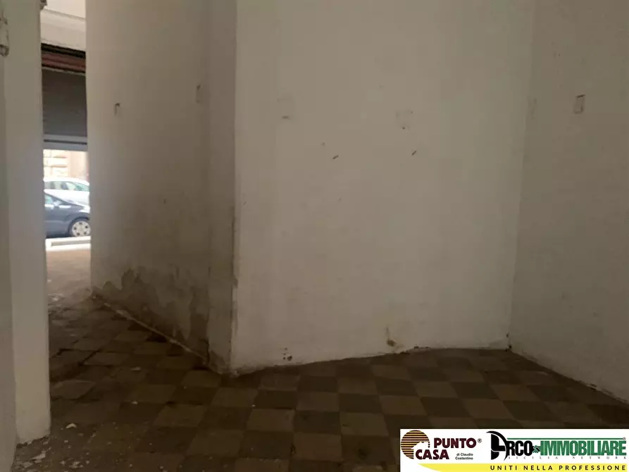 Immagine 2 di Magazzino in vendita  in Via Gorizia 24 a Palermo