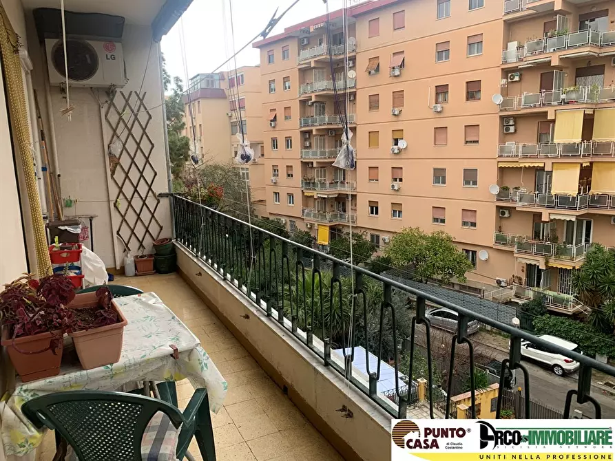 Immagine 2 di Appartamento in vendita  in Via Abruzzi 1A a Palermo