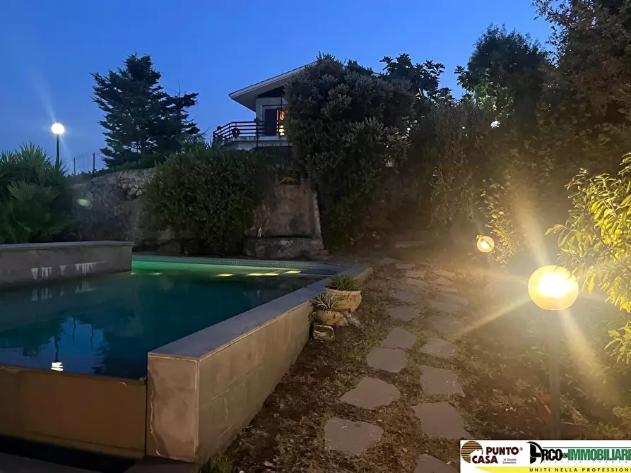 Immagine 3 di Villa in vendita  in Via Ficiligni a Monreale