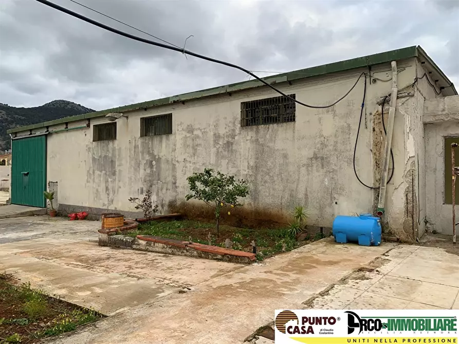 Immagine 1 di Capannone industriale in vendita  in Via della Resurrezione a Palermo