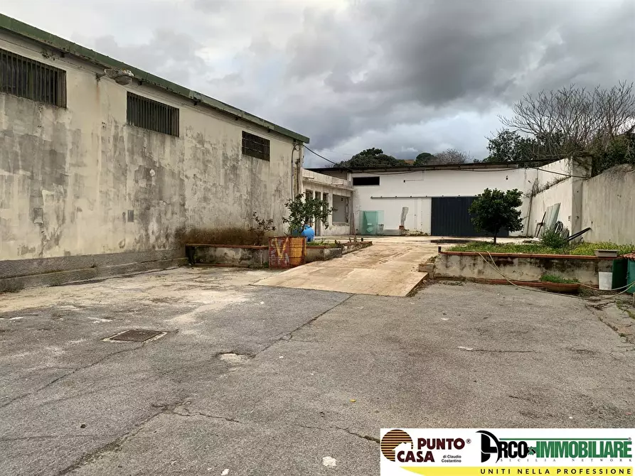 Immagine 3 di Capannone industriale in vendita  in Via della Resurrezione a Palermo