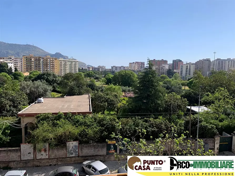 Immagine 1 di Appartamento in vendita  a Palermo