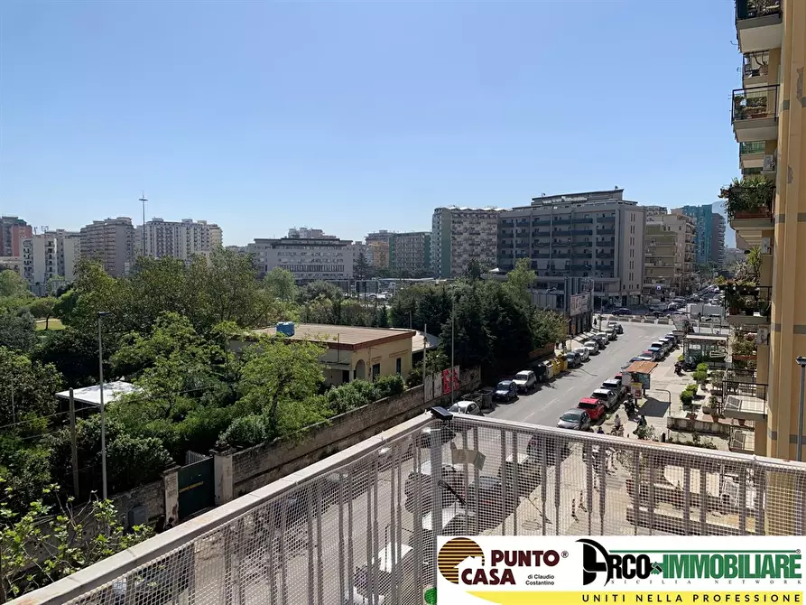Immagine 2 di Appartamento in vendita  a Palermo
