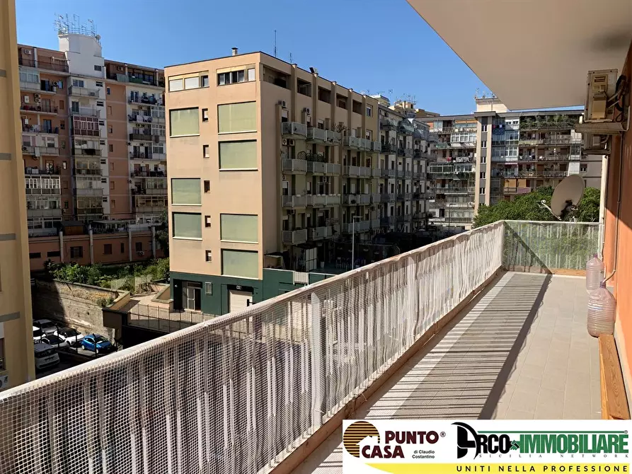 Immagine 3 di Appartamento in vendita  a Palermo