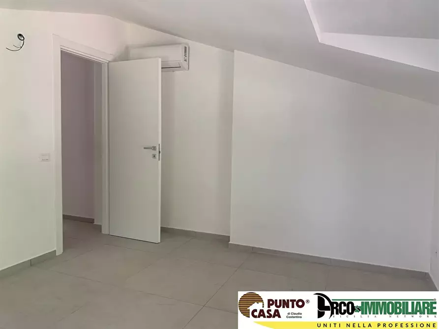 Immagine 9 di Appartamento in vendita  in Via Lucerna 4/A a Palermo