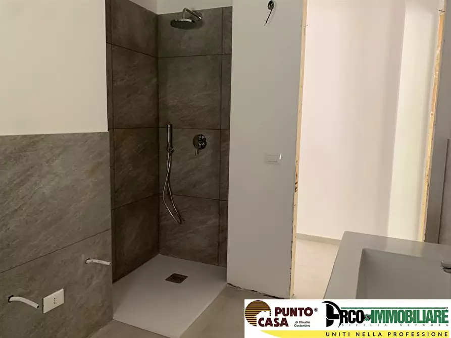 Immagine 6 di Appartamento in vendita  in Via Lucerna 4/A a Palermo