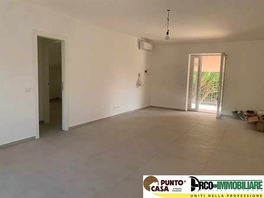 Immagine 2 di Appartamento in vendita  in Via Lucerna 4/A a Palermo