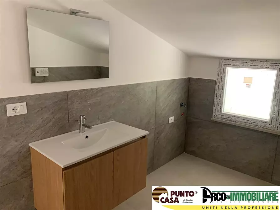 Immagine 8 di Appartamento in vendita  in Via Lucerna 4/A a Palermo