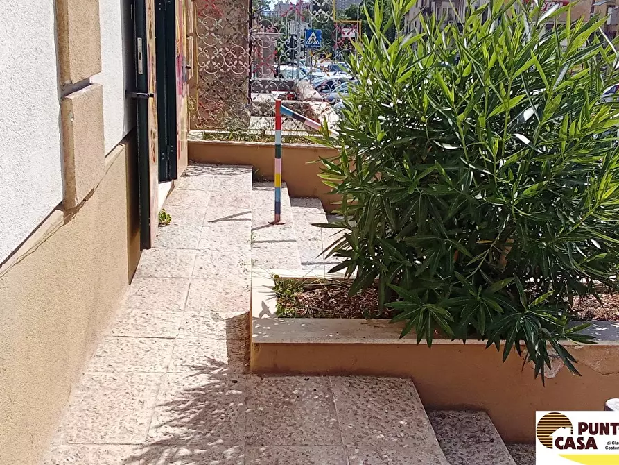 Immagine 2 di Negozio in vendita  in Corso Calatafimi 1139 a Palermo