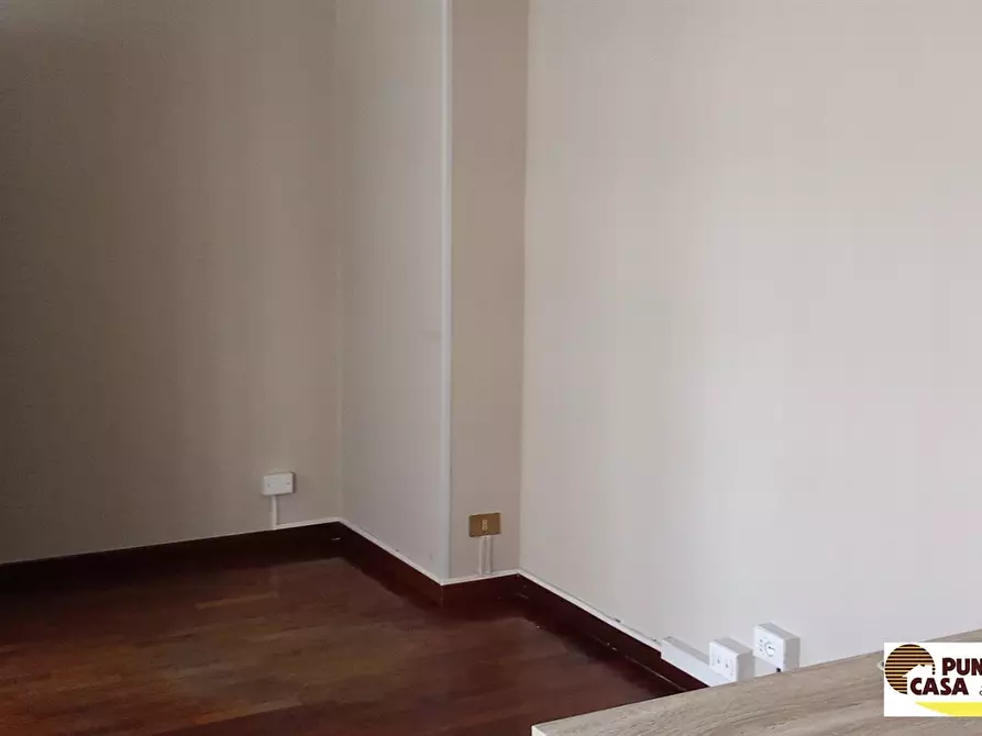 Immagine 9 di Ufficio in vendita  in Via Umberto Giordano a Palermo