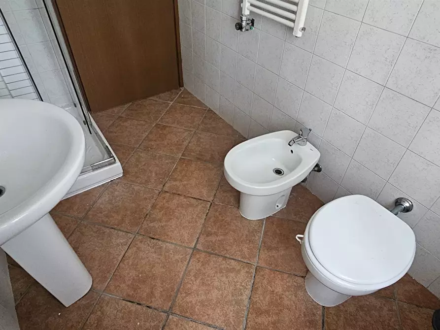 Immagine 6 di Appartamento in affitto  a Origgio