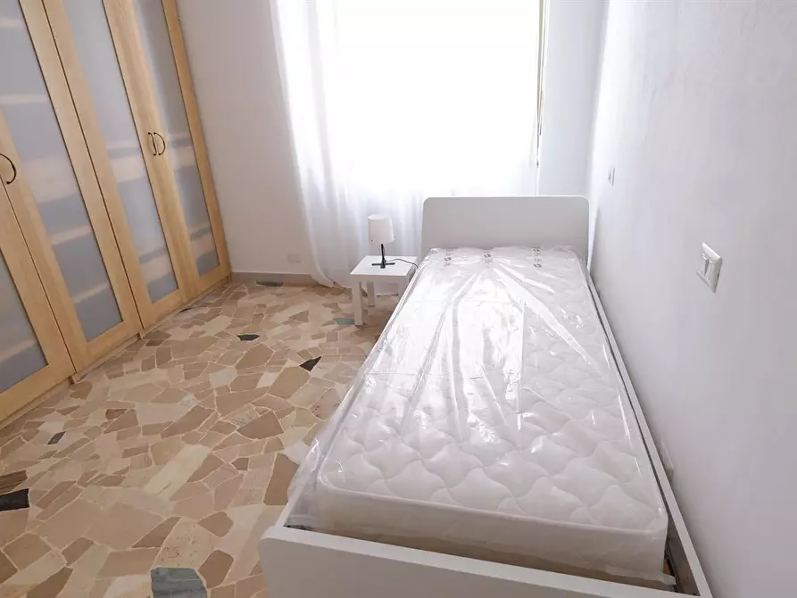 Immagine 5 di Stanza singola in affitto  a Garbagnate Milanese