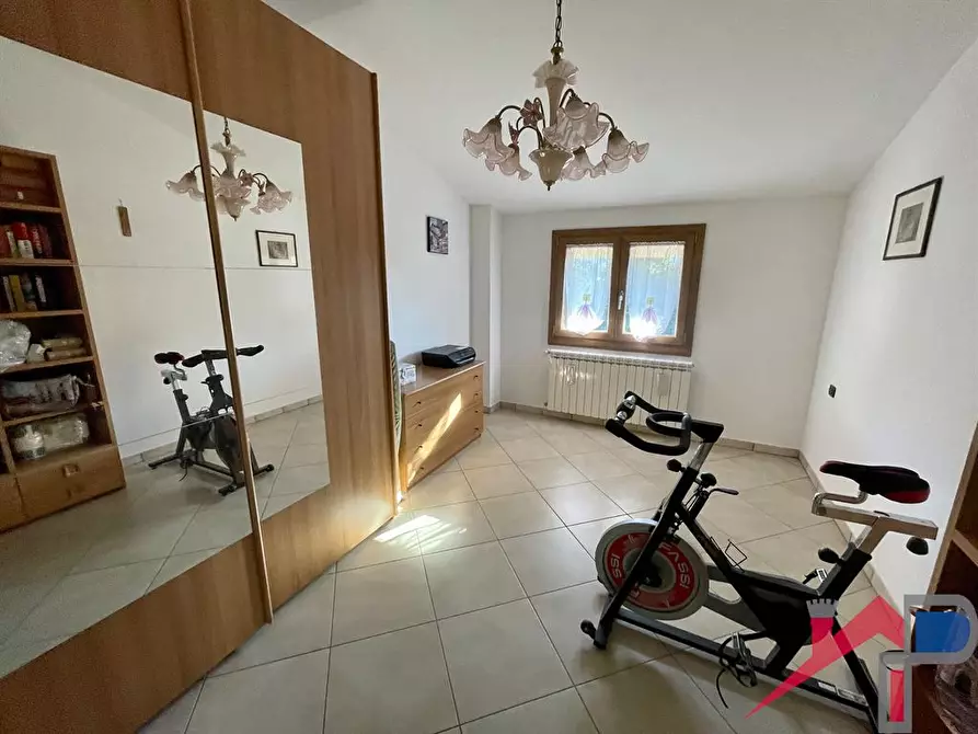 Immagine 6 di Appartamento in vendita  a Caprino Bergamasco