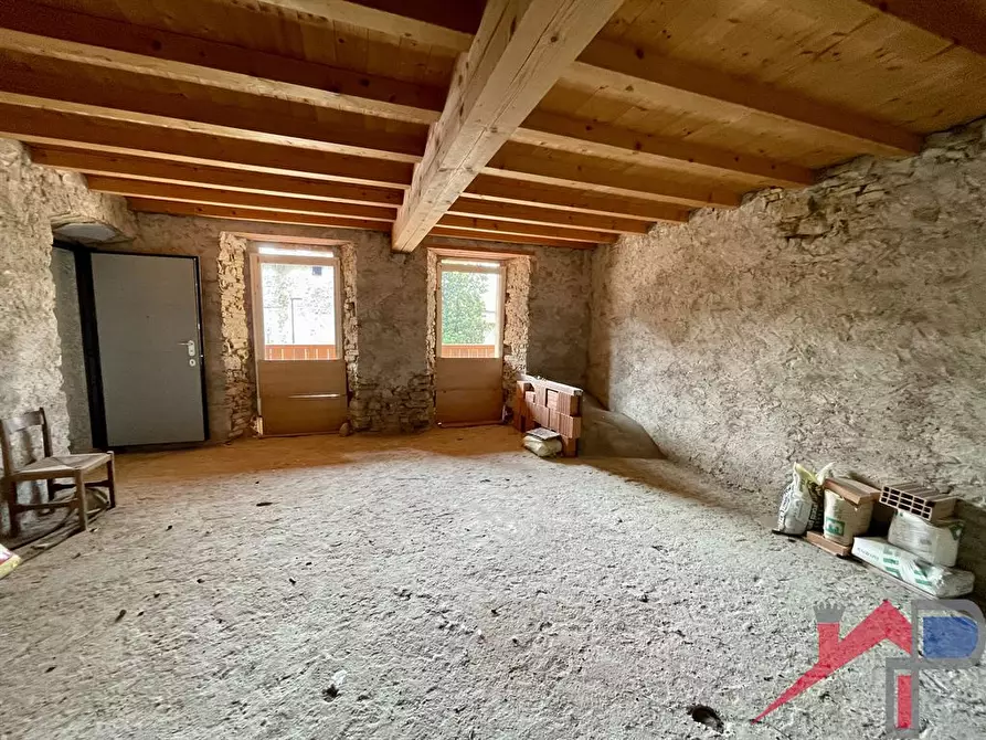 Immagine 6 di Appartamento in vendita  a Caprino Bergamasco
