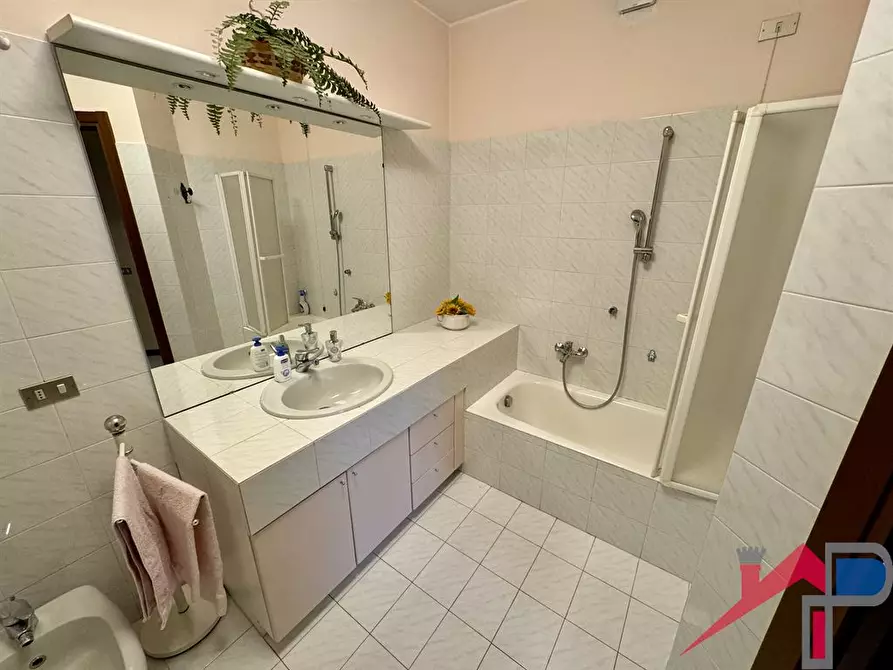 Immagine 3 di Appartamento in vendita  a Cisano Bergamasco