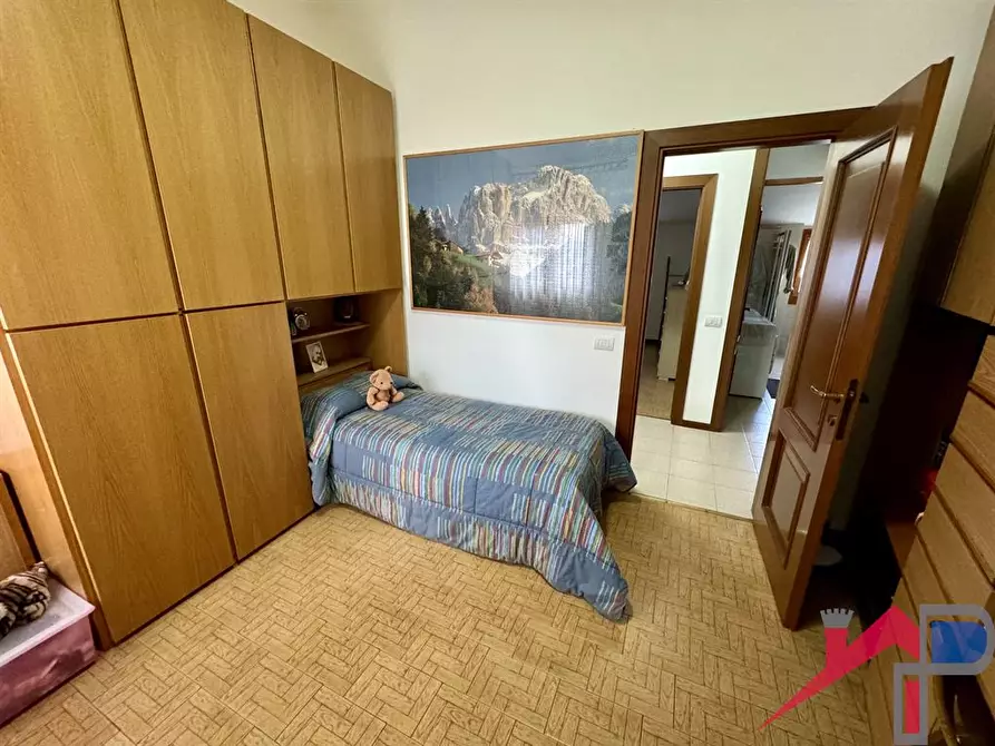 Immagine 9 di Appartamento in vendita  a Caprino Bergamasco