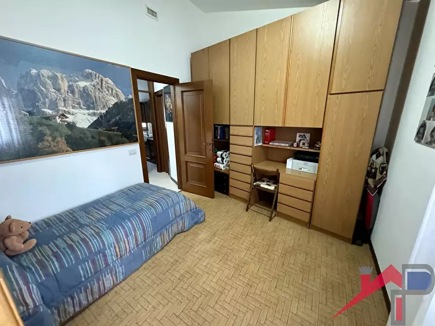 Immagine 8 di Appartamento in vendita  a Caprino Bergamasco