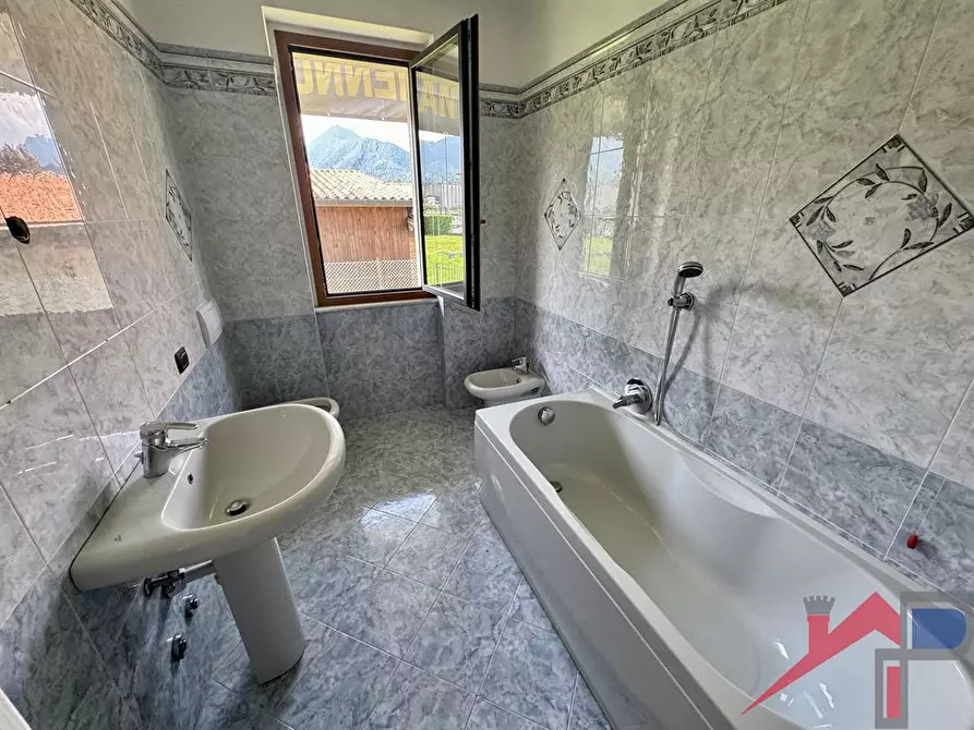 Immagine 1 di Appartamento in vendita  in Via Lemen a Almenno San Salvatore